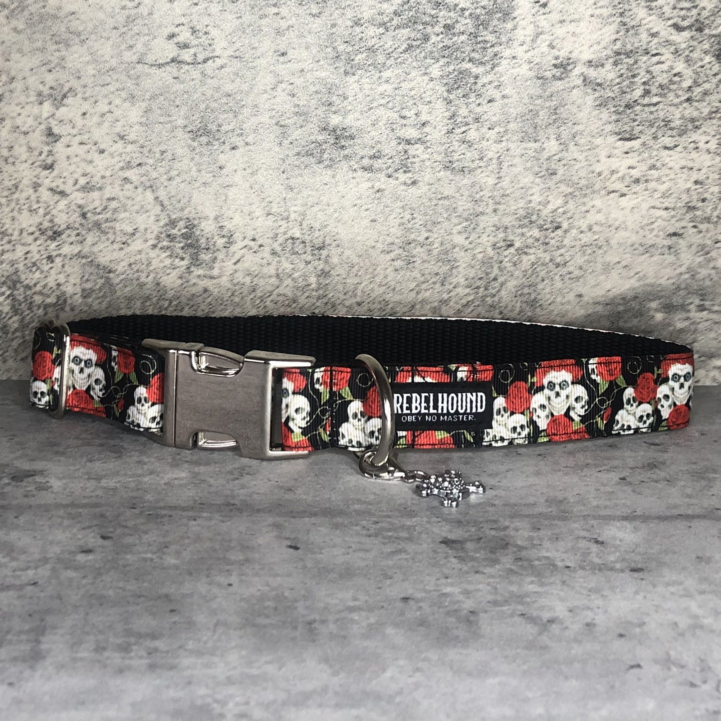 GRIN Skulls and Roses Dog Collar