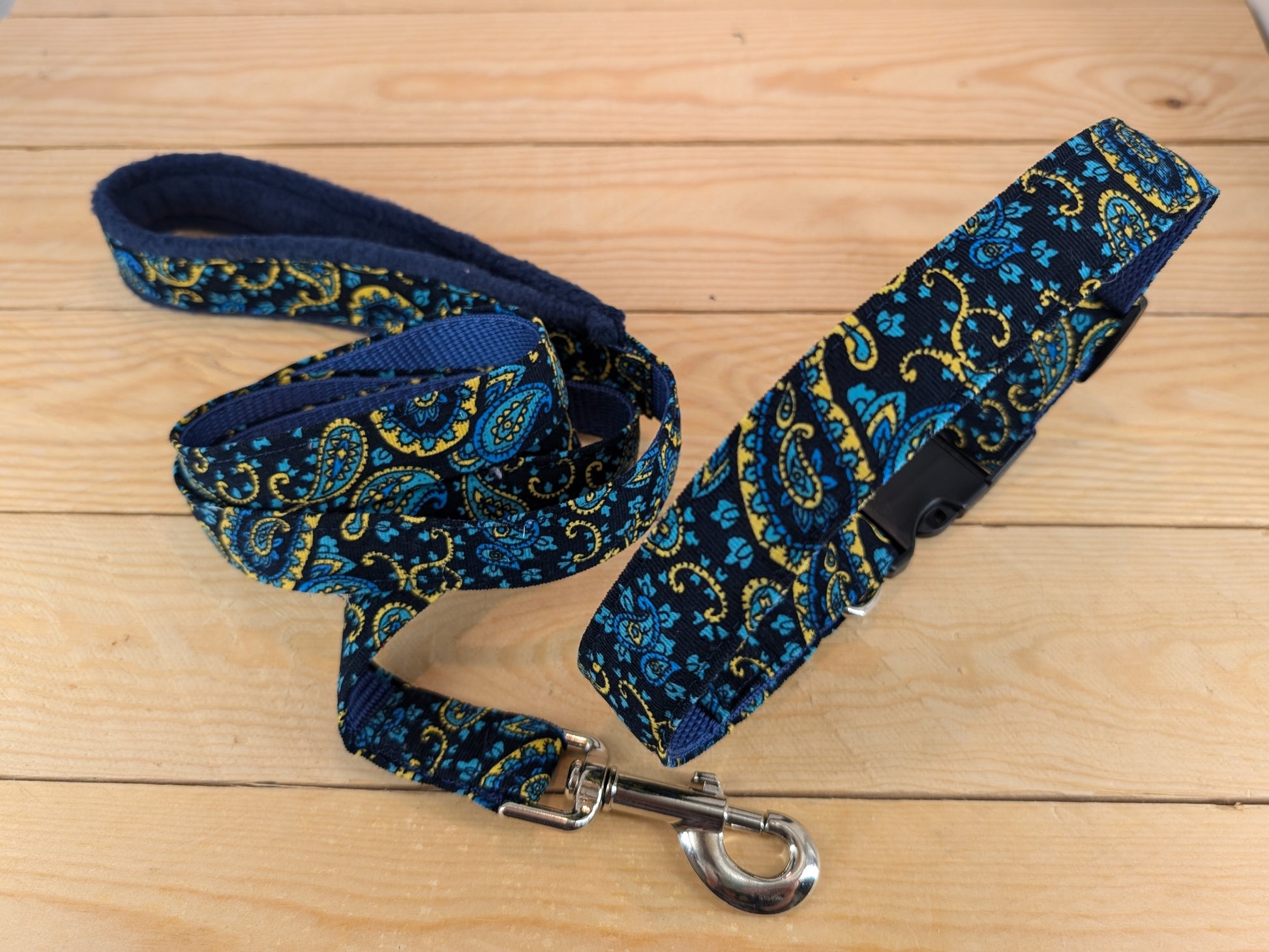 Blue Paisley Dog Collar with matching Dog Lead