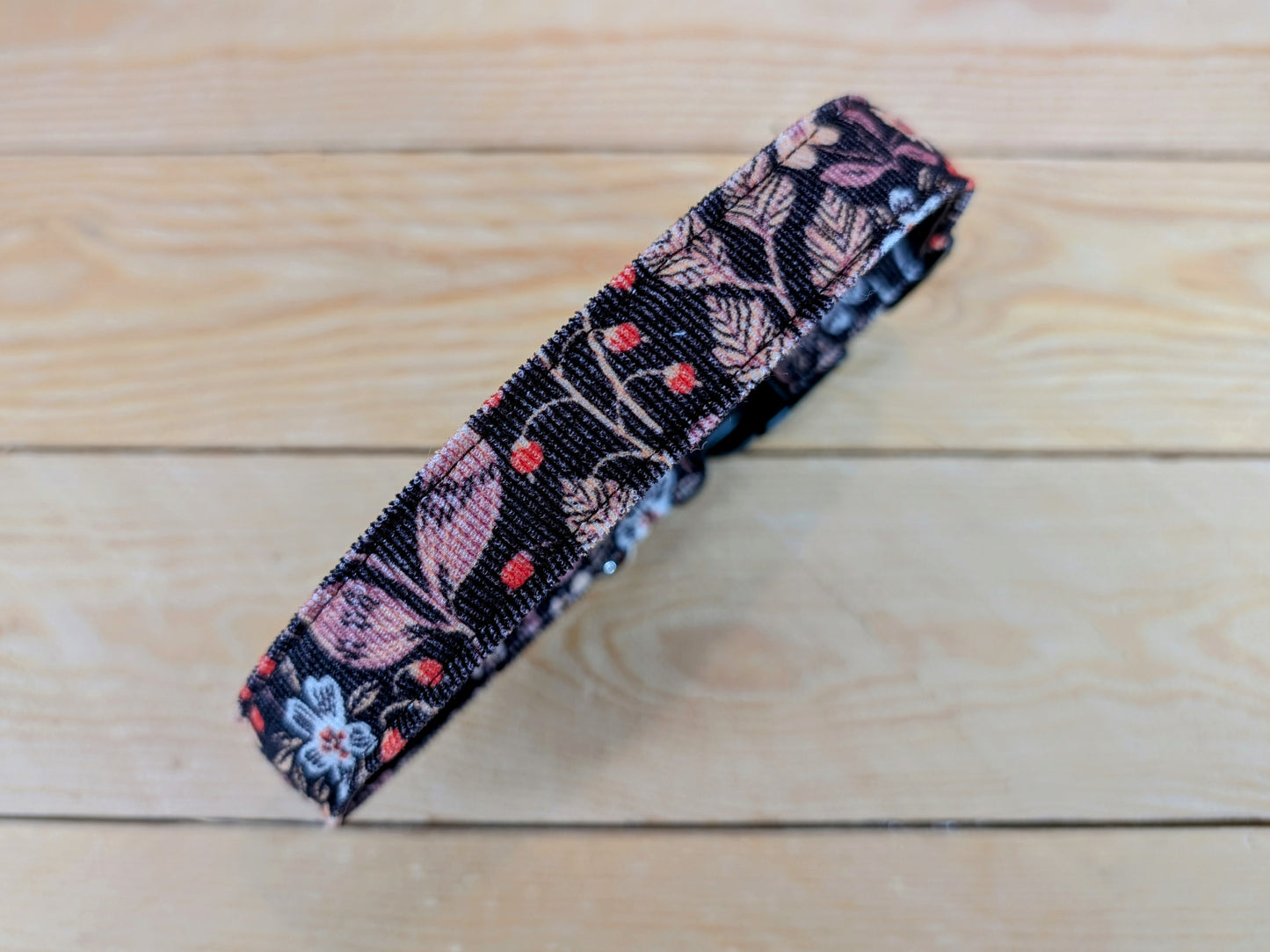 Brown Berries And Flowers Dog Collar