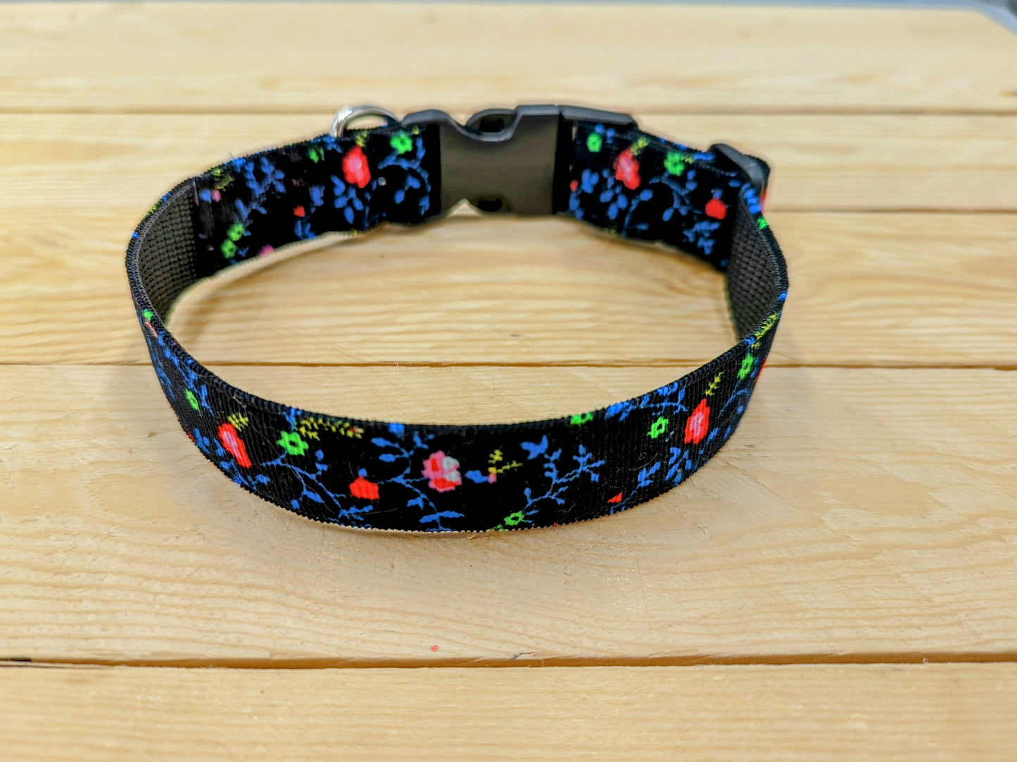 Pretty Multi-Floral Dog Collar