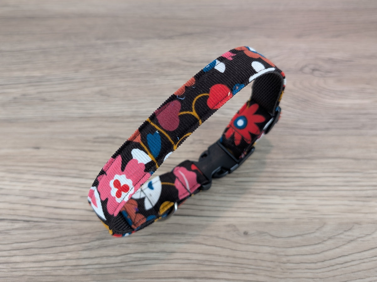 Multi-coloured Flower Power Floral Retro Style Dog Collar