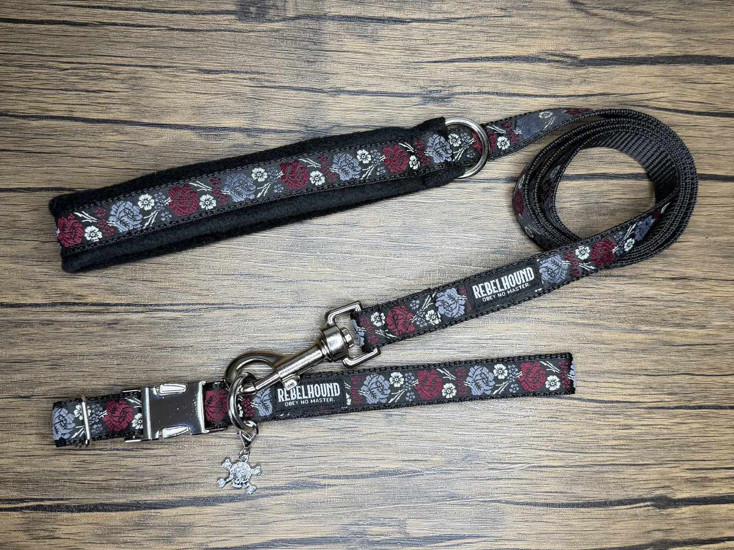 GOTHIC Floral Dog Lead