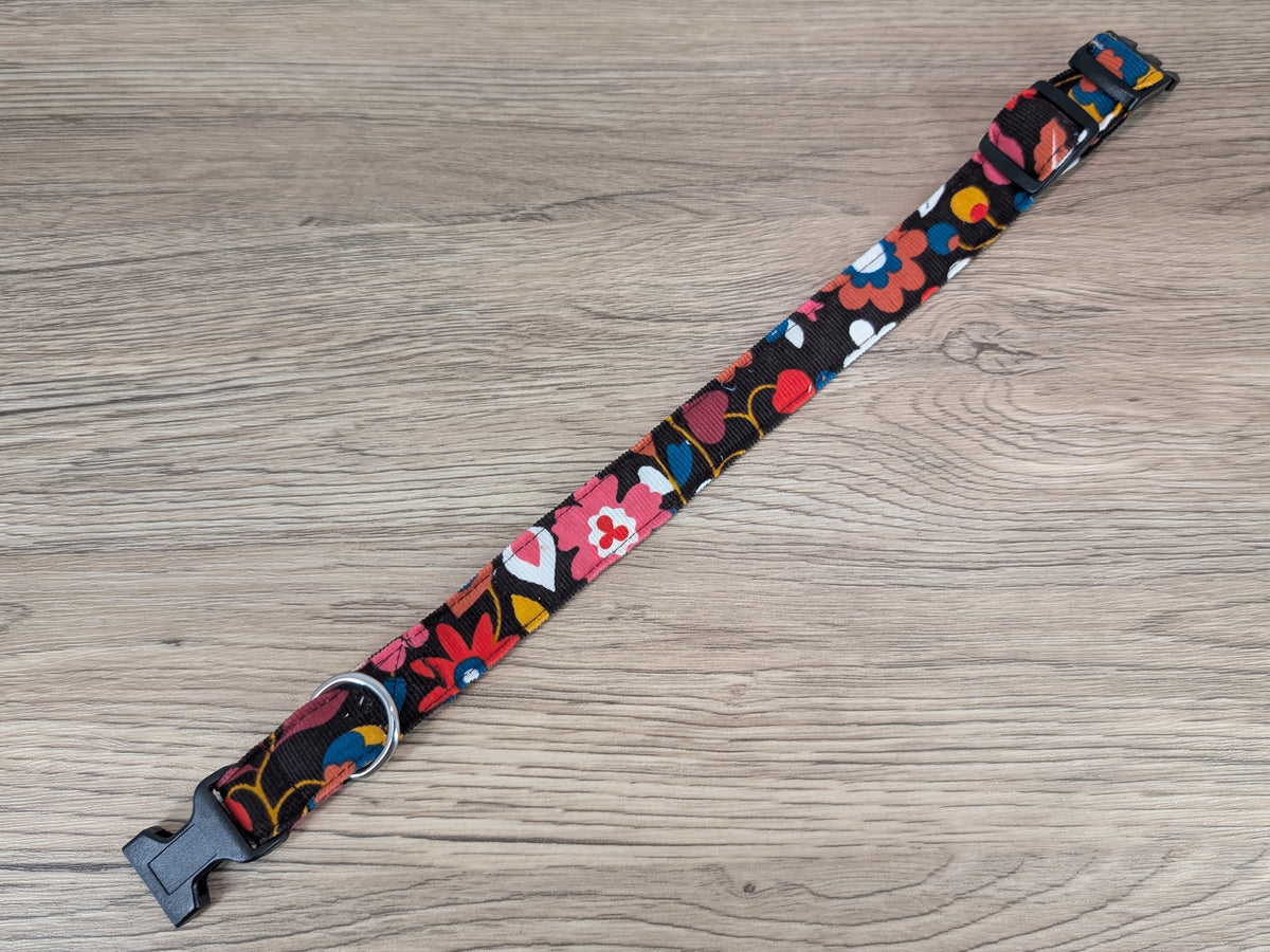 Multi-coloured Flower Power Floral Retro Style Dog Collar