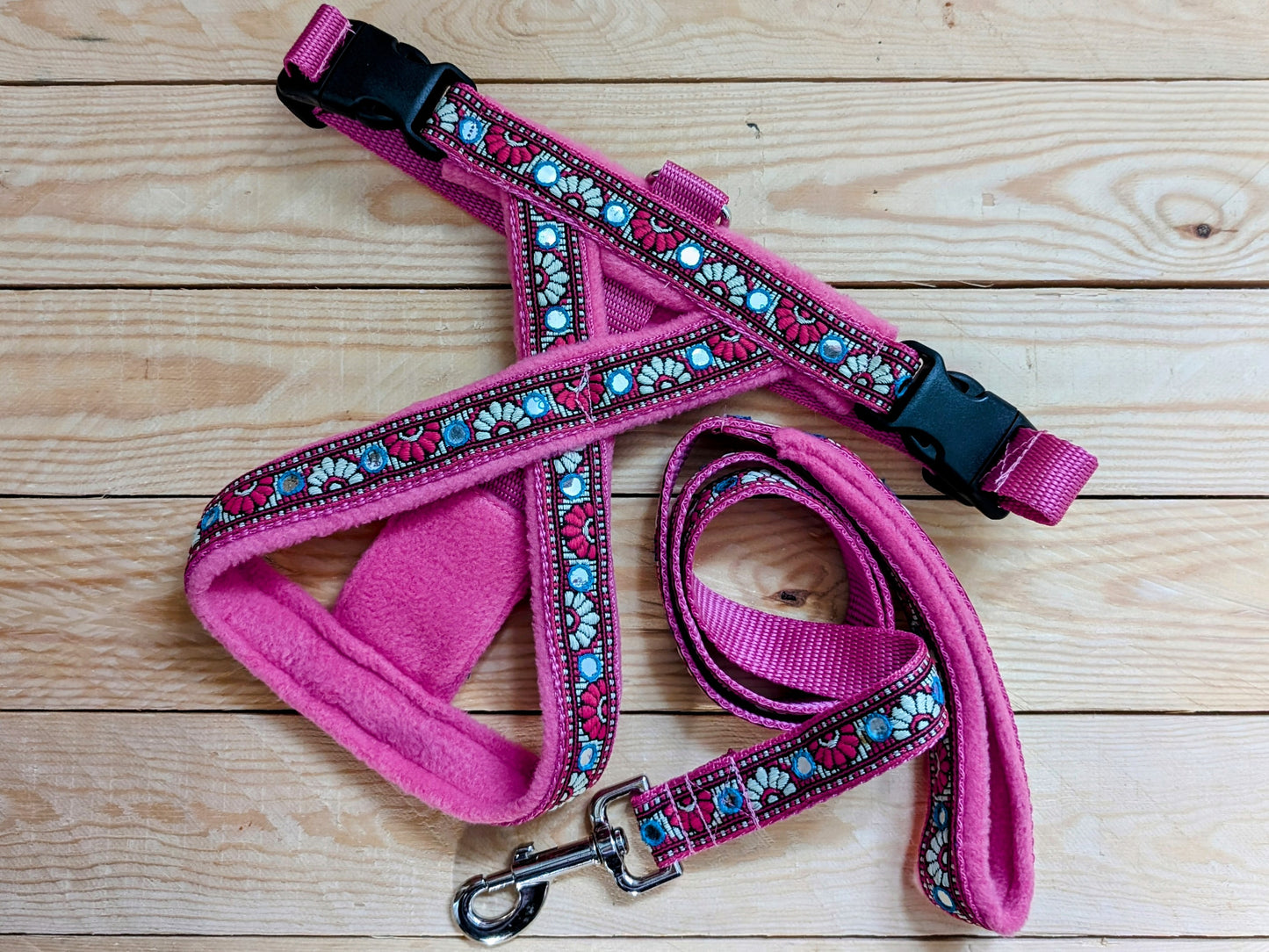 Cerise Mirrored Dog Lead