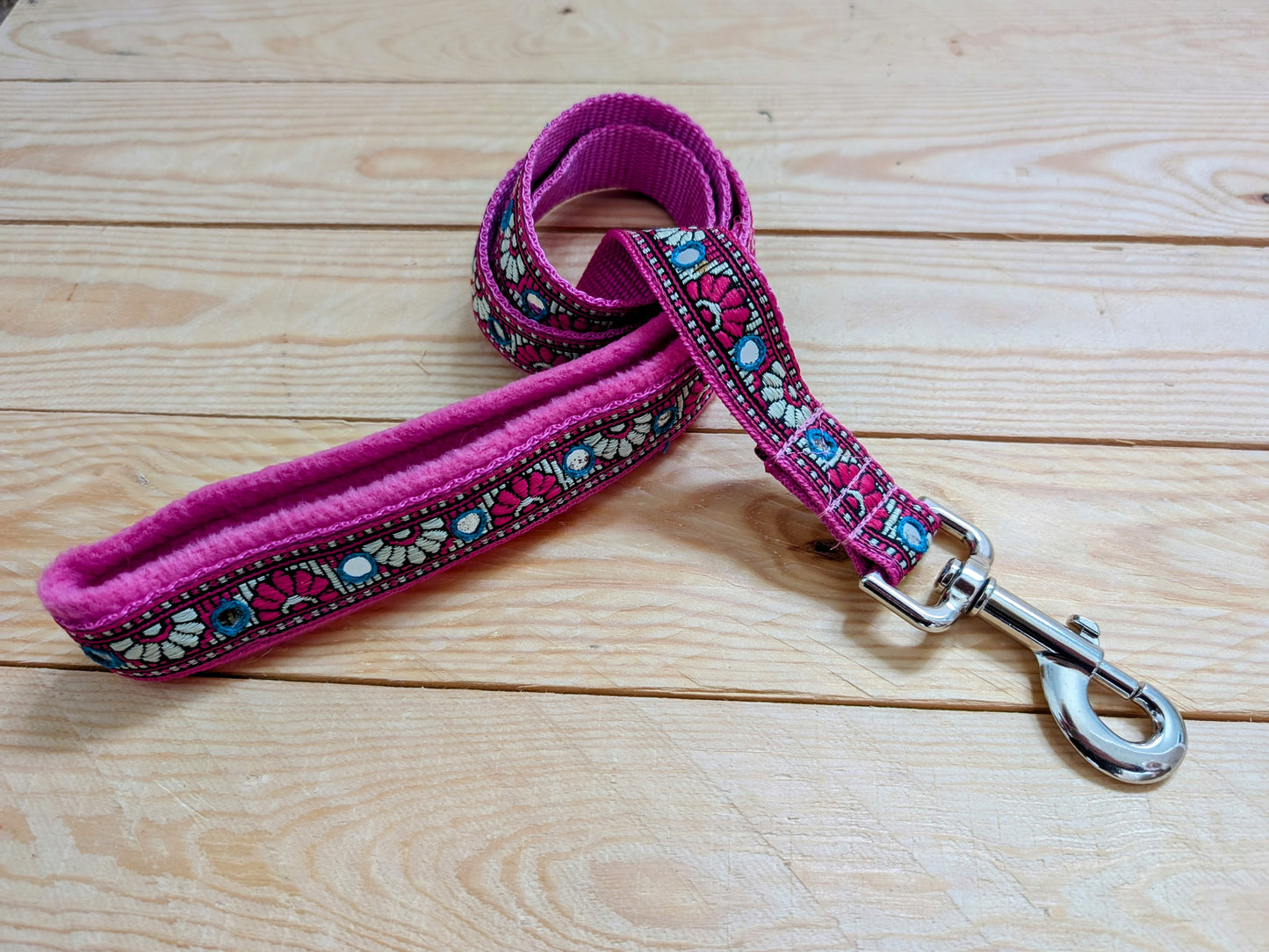 Cerise Mirrored Dog Lead