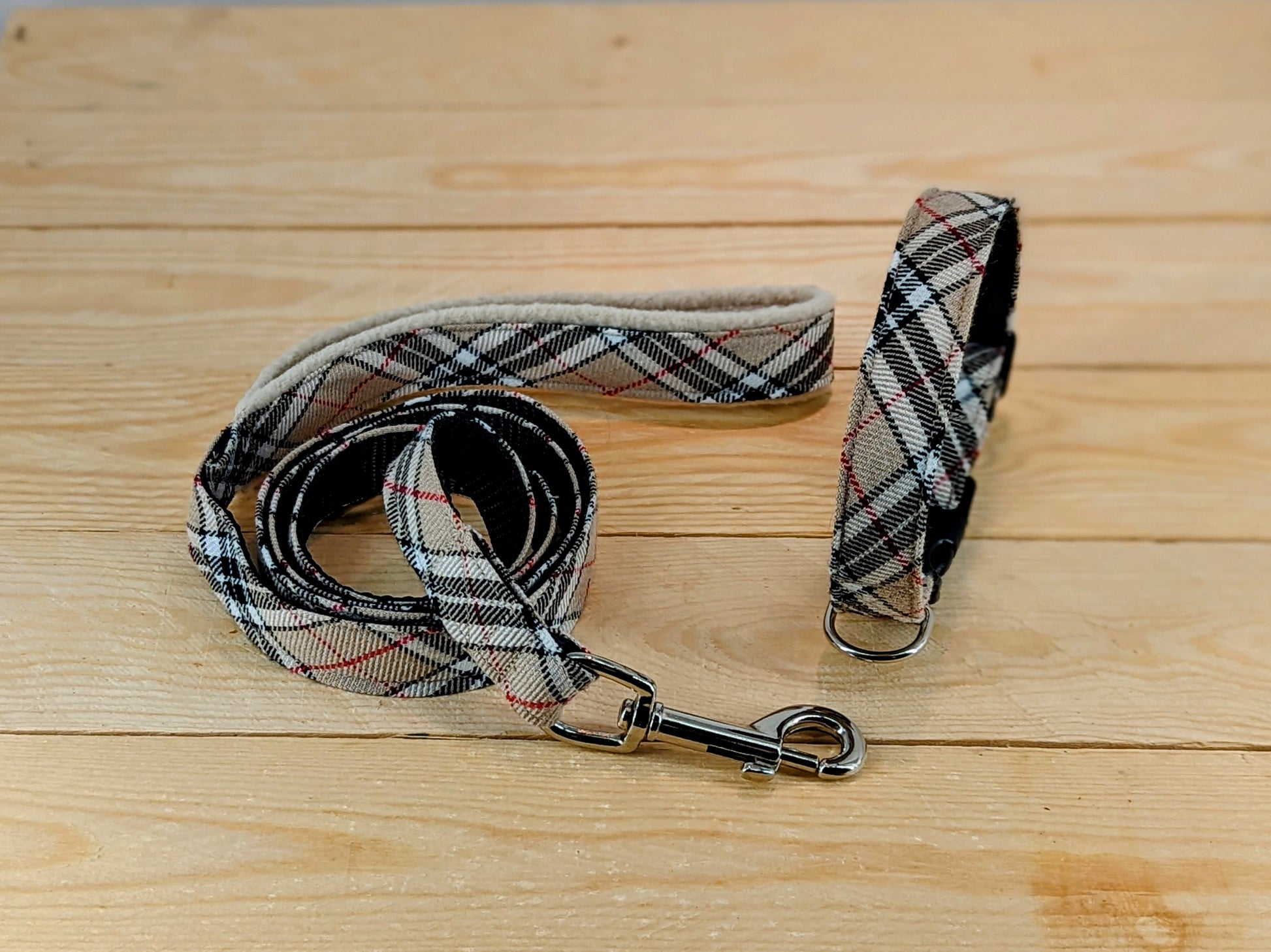Camel Check Dog Collar with Matching Dog Lead