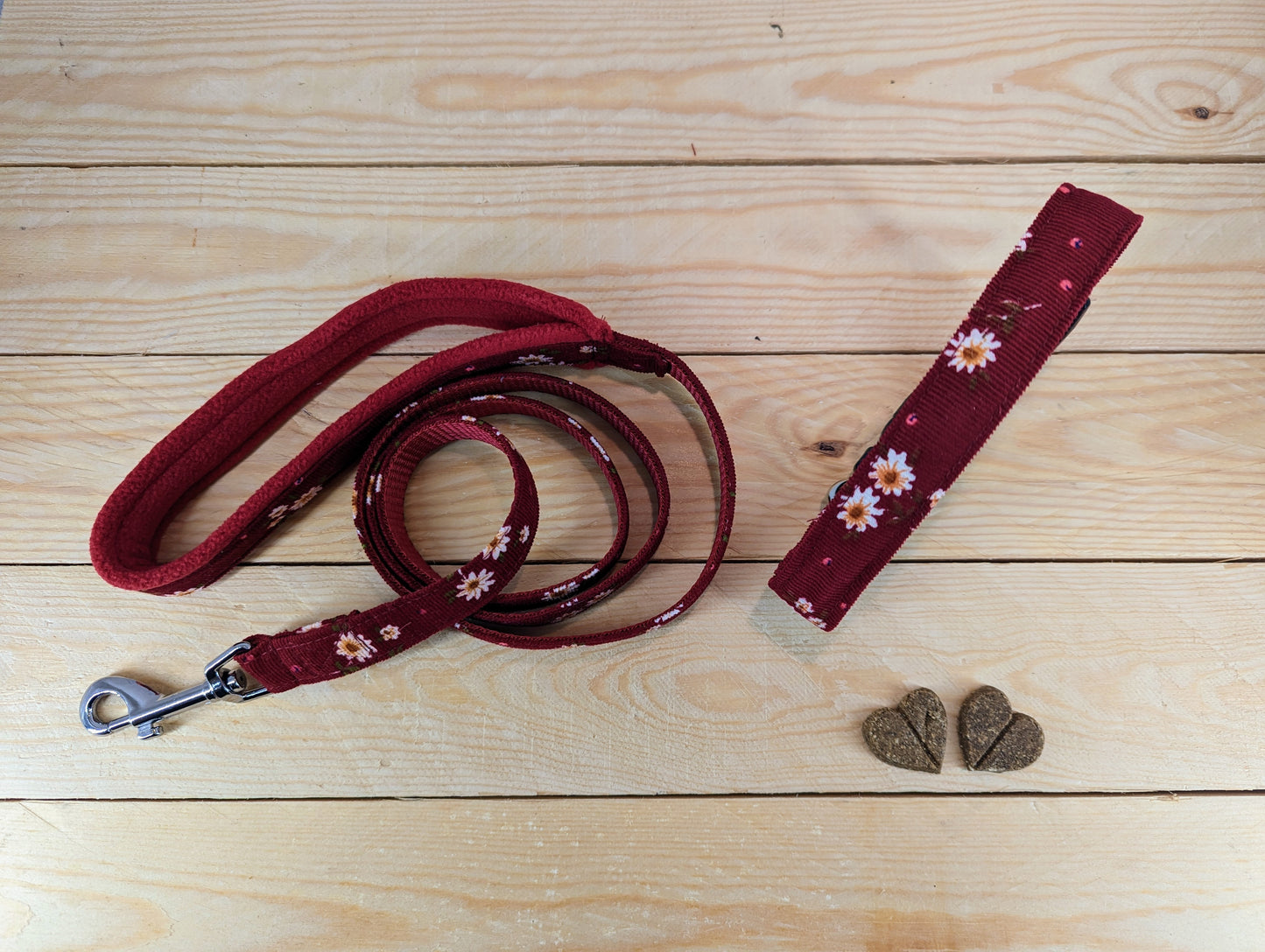 Red Daisy Dog Lead and Matching Dog Collar