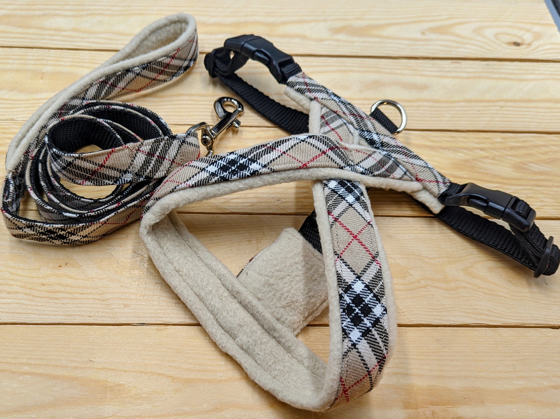 Camel Check Fleece Lined Dog Harness and Matching Dog Lead